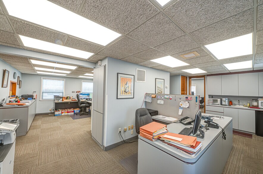 More Photos Of 57 Old Country Rd, Westbury Office For Sale