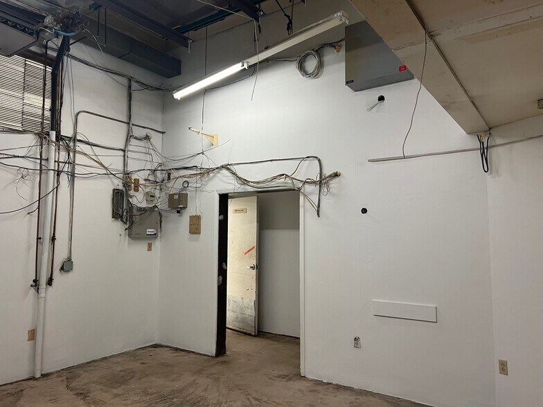 More Photos Of 2300-2306 S Jane St, Pittsburgh Unknown For Lease