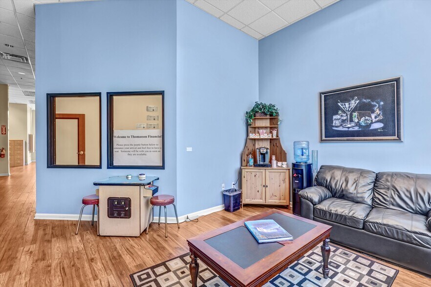 More Photos Of 863-885 N Douglas St, El Segundo Office For Sale