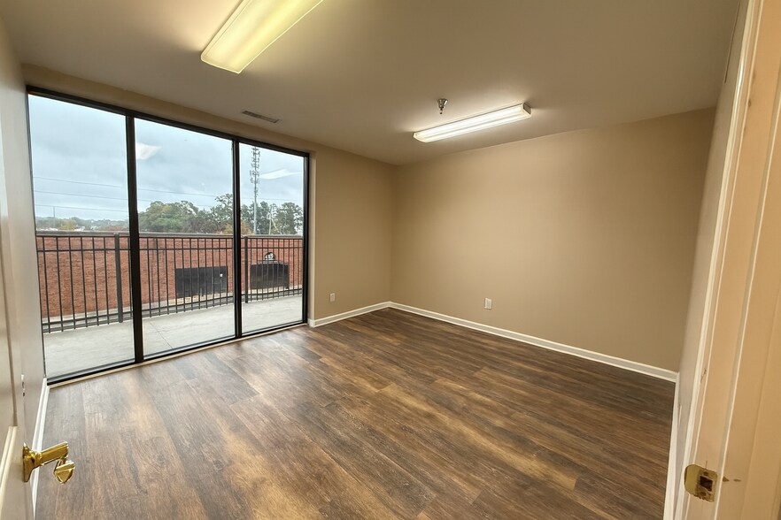 More Photos Of 9876 Main St, Woodstock Flex For Lease