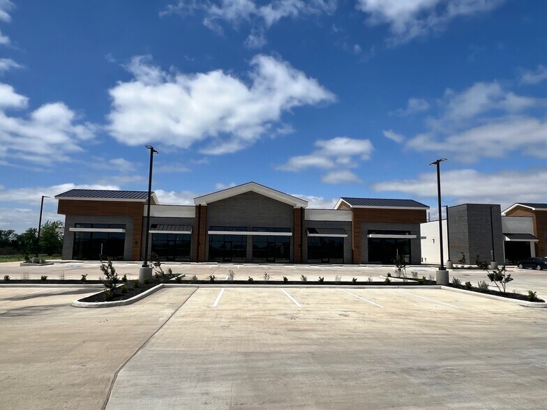More Photos Of 11225 FM 359 Rd, Richmond Freestanding For Lease