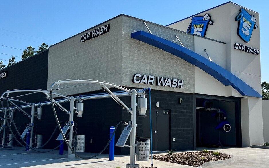 Primary Photo Of 4220 S University Ave, Little Rock Carwash For Sale