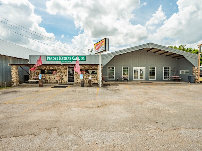 More Photos Of 424 N Texas St, De Leon Restaurant For Sale