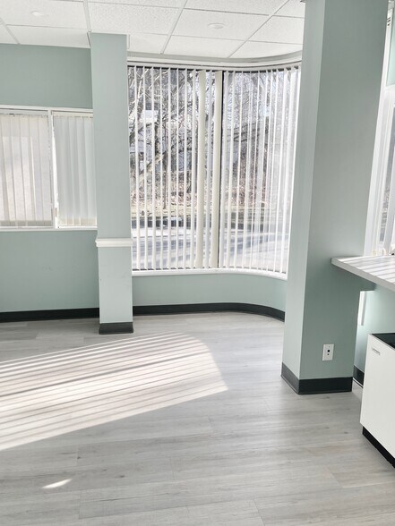More Photos Of 67 Holly Hill Ln, Greenwich Office For Sale