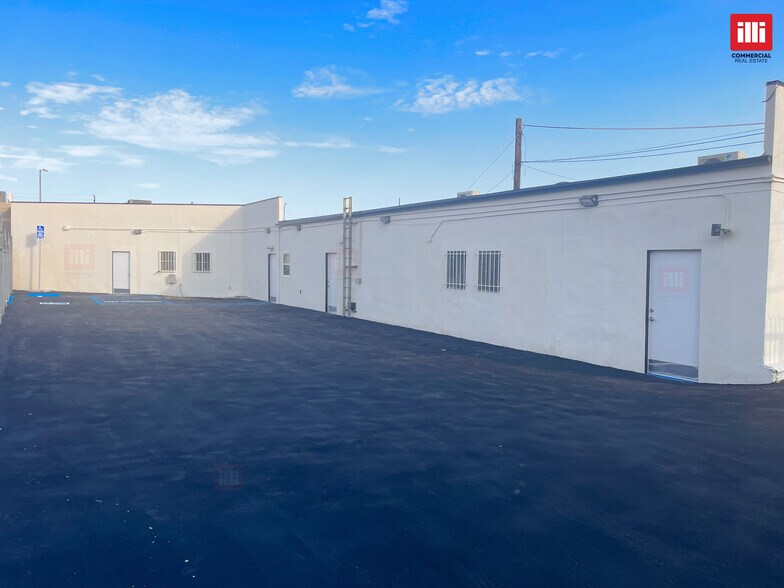 More Photos Of 7307-7309 Canoga Ave, Canoga Park Restaurant For Lease