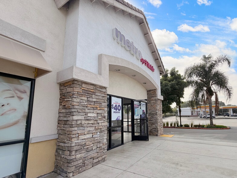 More Photos Of 2701 N Bristol St, Santa Ana Storefront For Lease