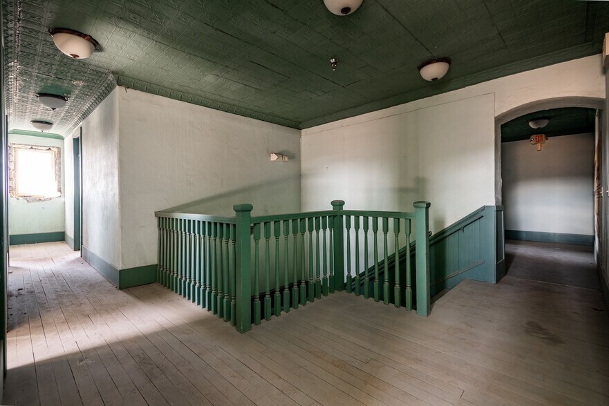 More Photos Of 315 E Andy Devine Ave, Kingman Hotel For Sale