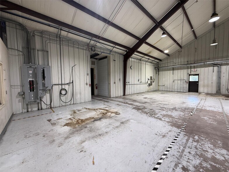 More Photos Of 4533 N FM 312, Winnsboro Industrial For Sale