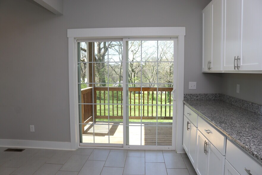 More Photos Of 721 Poplar St, Columbia Apartments For Sale