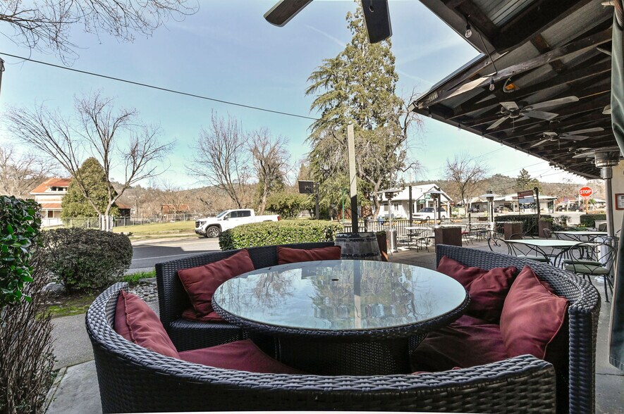 More Photos Of 191 Main St, Murphys General Retail For Sale