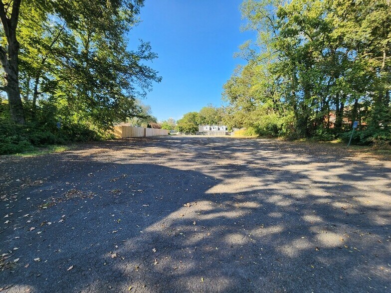 More Photos Of 432 E Main St, Gallatin Office Residential For Sale