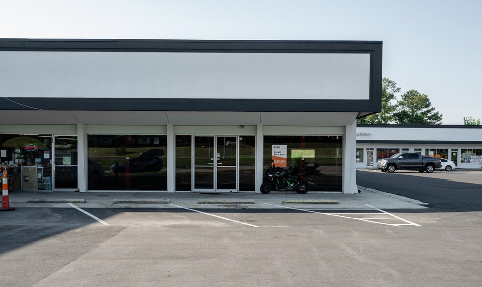 More Photos Of 4125 Durham Chapel Hill Blvd, Durham General Retail For Lease
