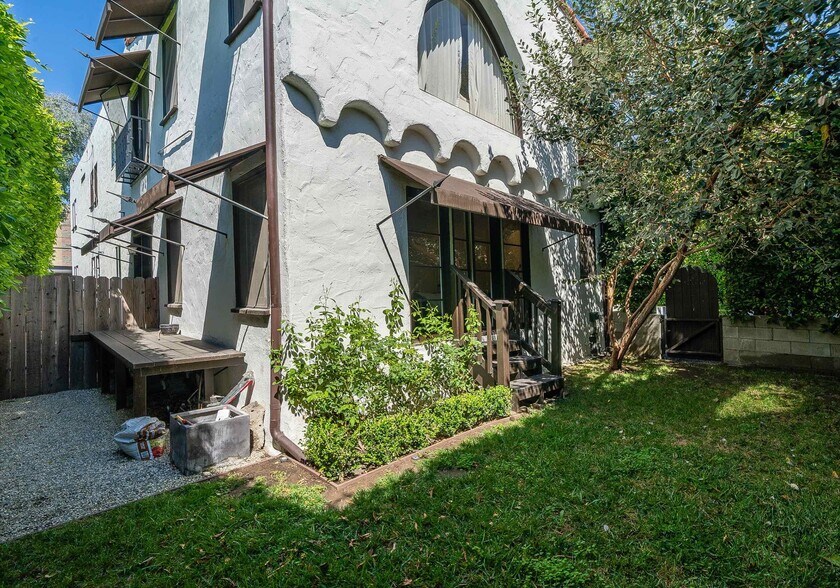 More Photos Of 843-849 N Alfred St, Los Angeles Apartments For Sale