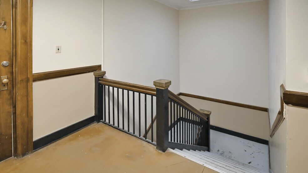 More Photos Of 70 Mill St, Halton Hills Apartments For Sale