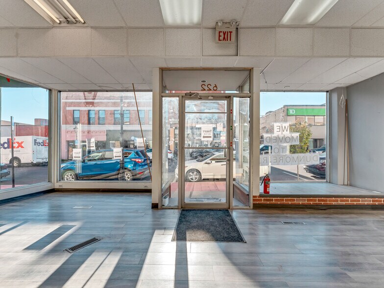 More Photos Of 622 3 St SE, Medicine Hat General Retail For Lease