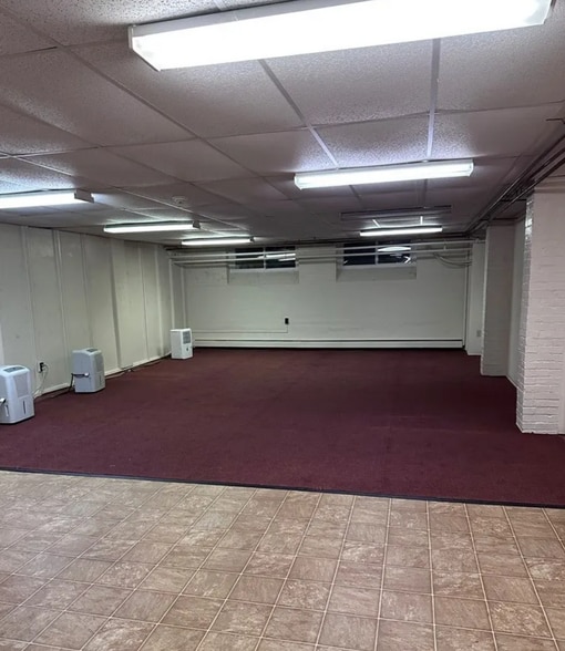 More Photos Of 153 S 1st St, Fulton Religious Facility For Lease