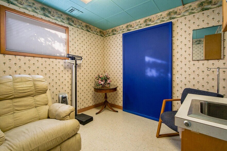 More Photos Of 1514 4th St, Jackson Healthcare For Sale