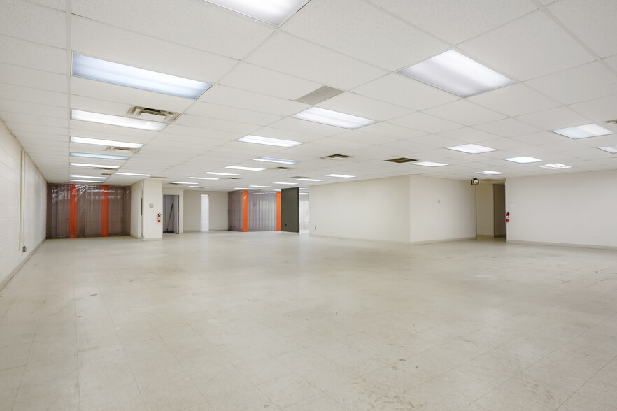 More Photos Of 1900 W Yale Ave, Englewood Warehouse For Sale