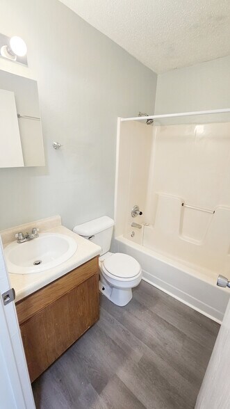 More Photos Of 3315 E 15th St, Des Moines Apartments For Sale