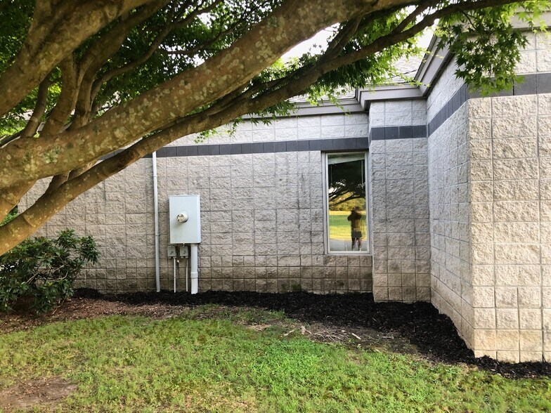 More Photos Of 9506 Hospital Ave, Nassawadox Medical For Sale