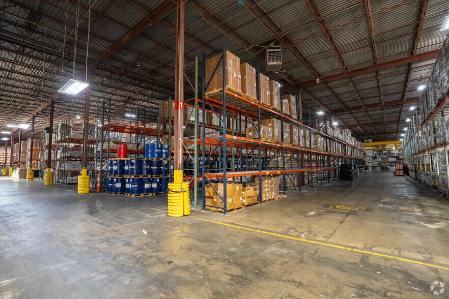 More Photos Of 10600 Corporate Dr, Stafford Warehouse For Lease