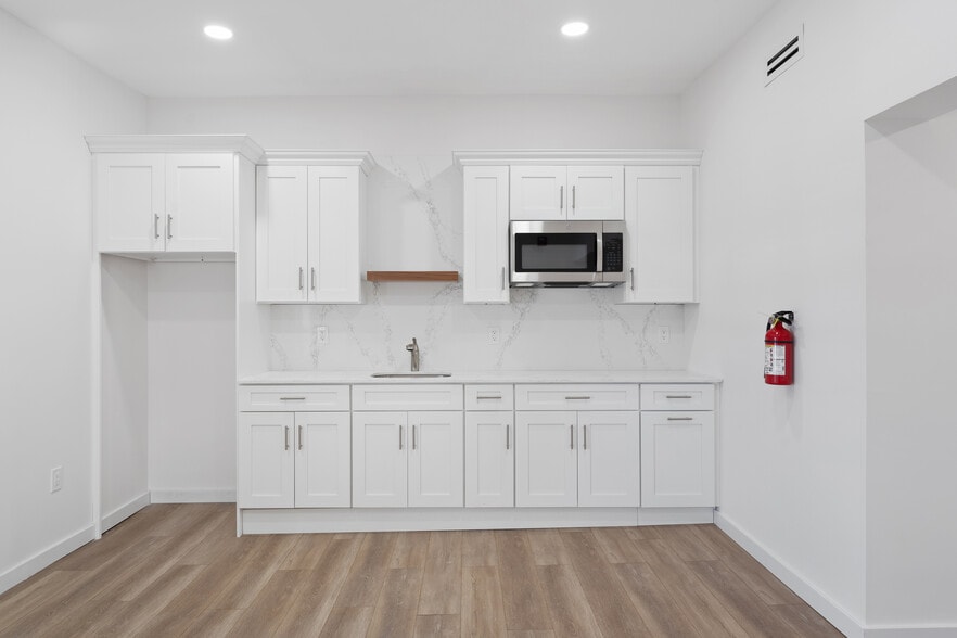 More Photos Of 470 Belleville Tpke, North Arlington Warehouse For Sale