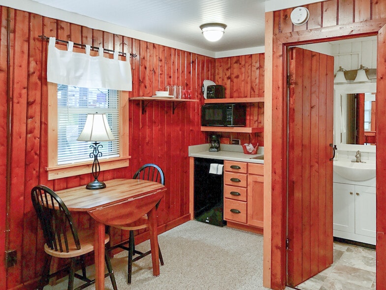 More Photos Of 11481 Main St, Honor Hotel For Sale