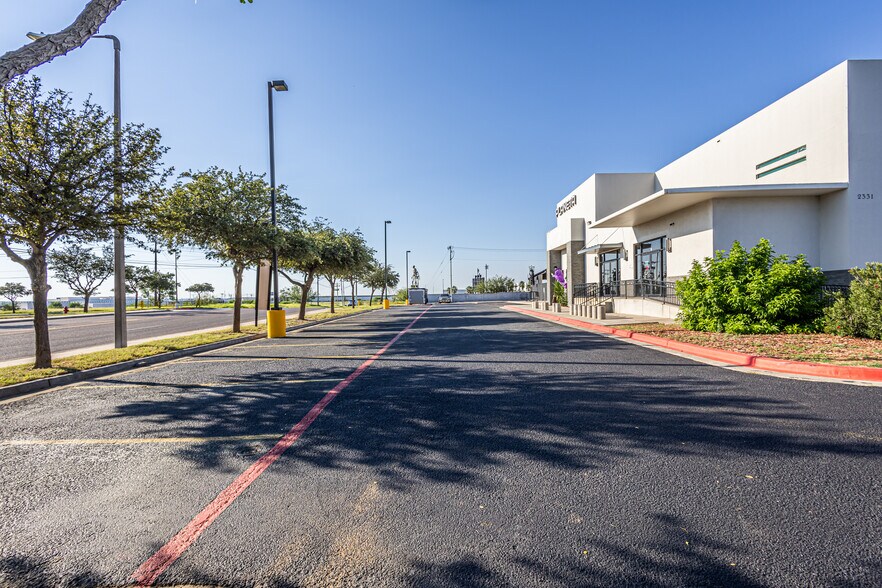 More Photos Of 2331 Endeavor, Laredo General Retail For Sale