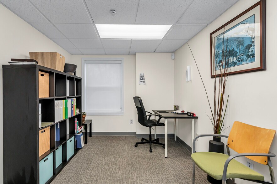 More Photos Of 630 Turnpike St, North Andover Office For Lease