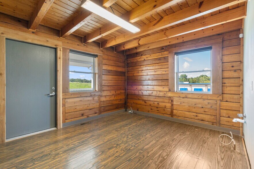 More Photos Of 771 E HWY 54, Camdenton Office For Sale