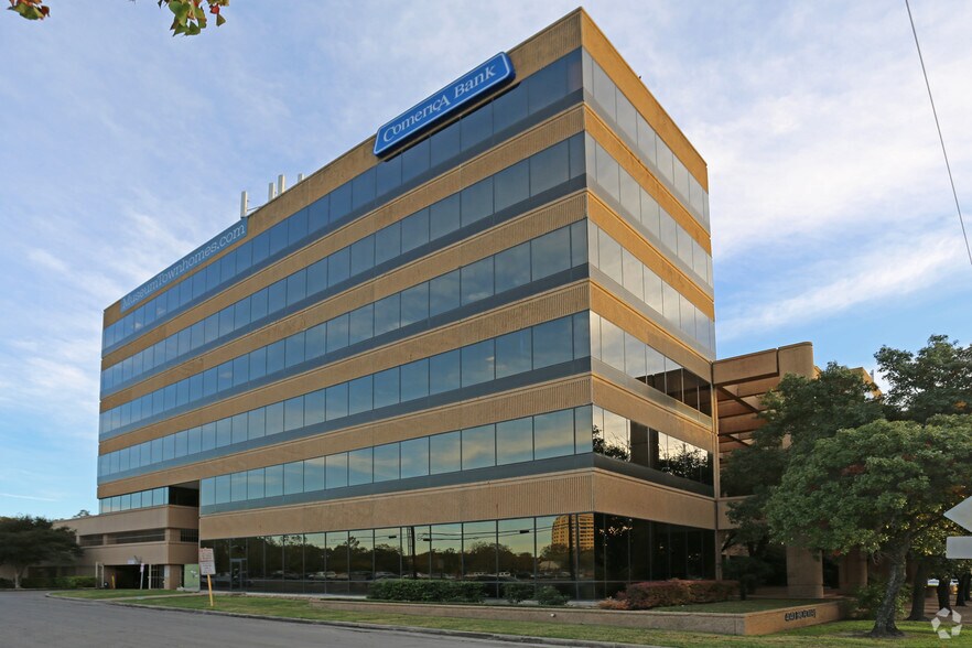 More Photos Of 4040 Broadway St, San Antonio Coworking Space