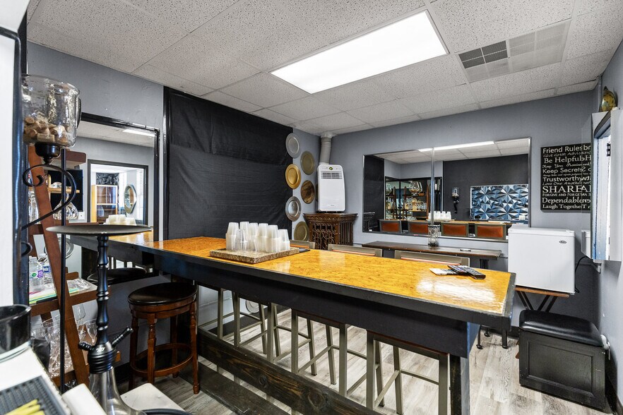 More Photos Of 118 Howard St, Rossville Medical For Sale