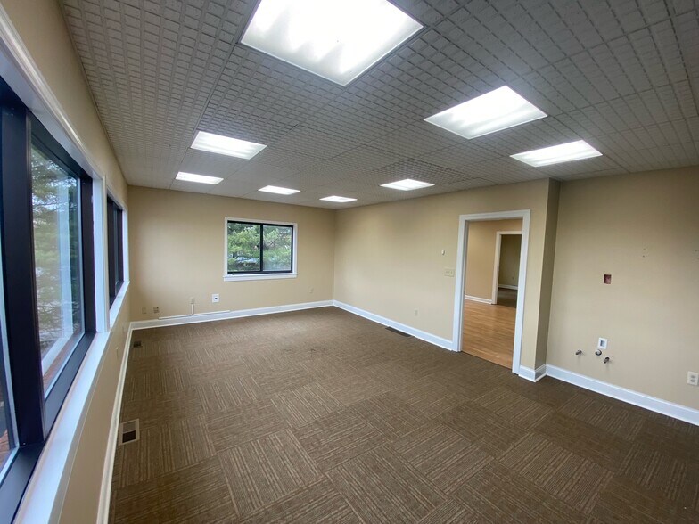 More Photos Of 1131 Fairway St, Bowling Green Medical For Lease