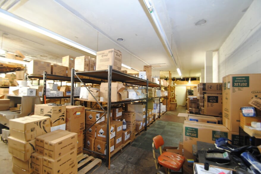 More Photos Of 35 E Broad St, Burlington Storefront For Sale