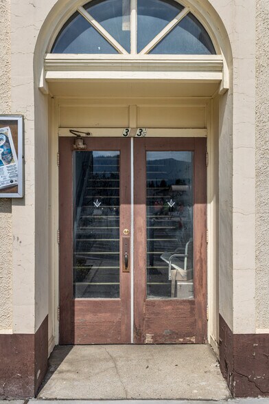 More Photos Of 305 E 1st St, Cle Elum Post Office For Sale