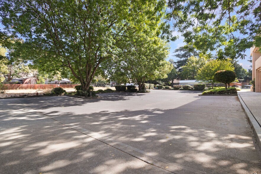 More Photos Of 500 W East Ave, Chico Office For Sale