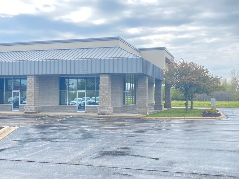 Primary Photo Of 3377 Packerland Dr, De Pere Unknown For Lease
