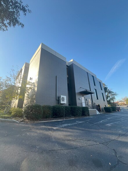 More Photos Of 1306 S Church St, Greenville Office For Lease