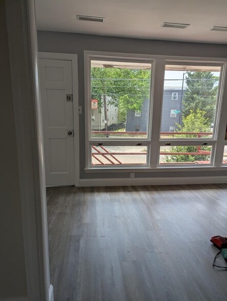 More Photos Of 601 Eastern Ave, Fairmount Heights Office Residential For Sale