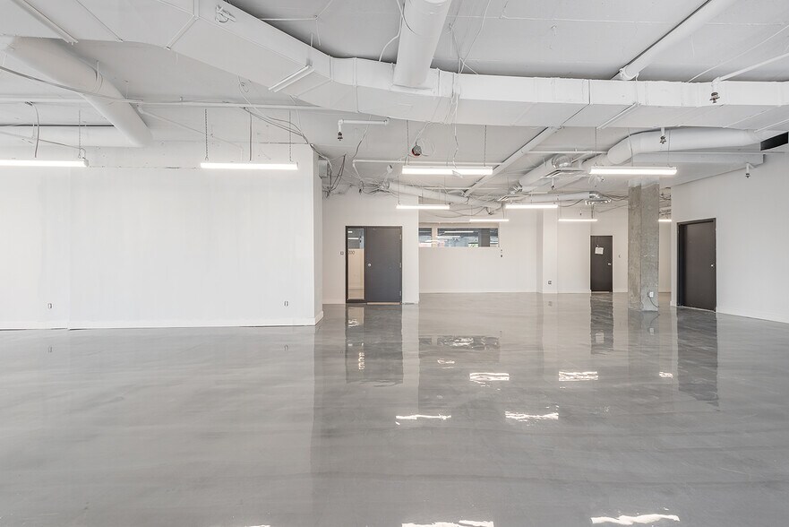 More Photos Of 7001-7035 Boul Saint-Laurent, Montréal Office For Lease