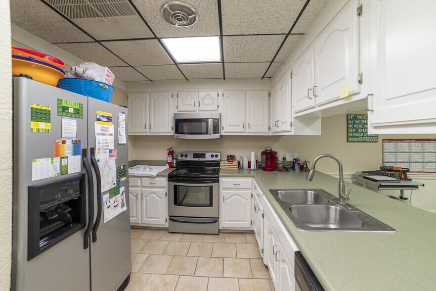 More Photos Of 701 N Price Rd, Pampa Medical For Lease