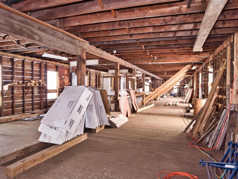 More Photos Of 2139 Main Rd, Tiverton Marina For Sale