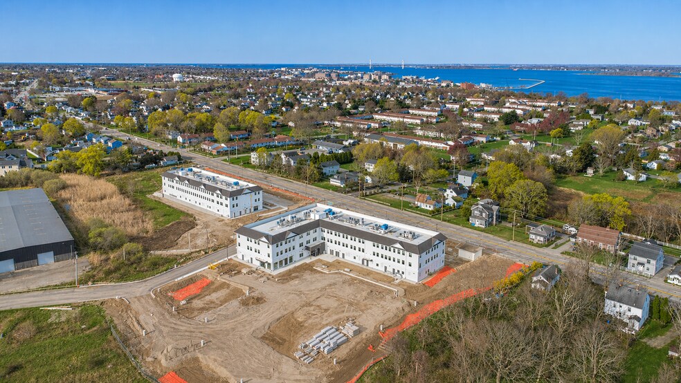 More Photos Of 1747 W Main Rd, Middletown Apartments For Lease