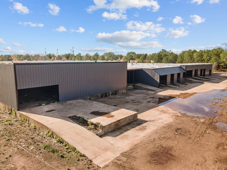 More Photos Of 12345 Massey ave, Tyler Distribution For Lease