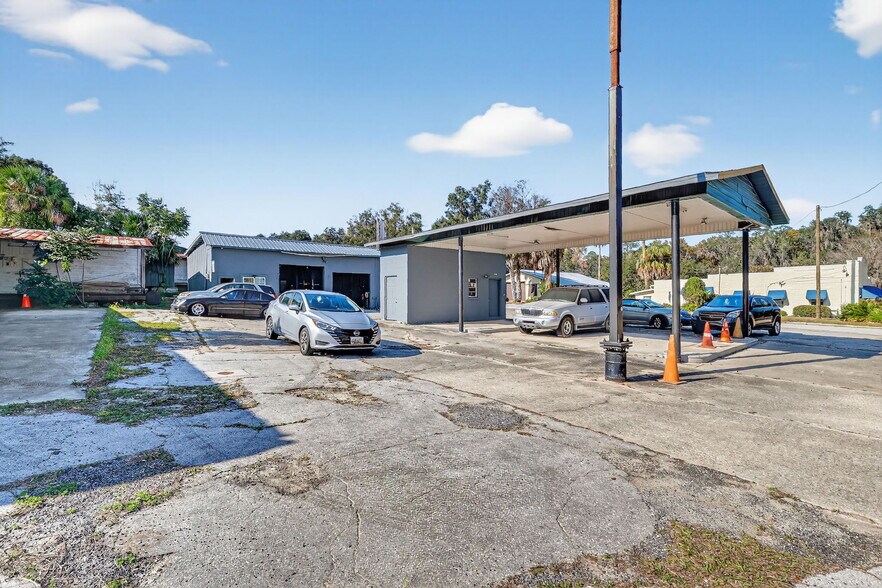 More Photos Of 20700 9th St, McIntosh Service Station For Lease