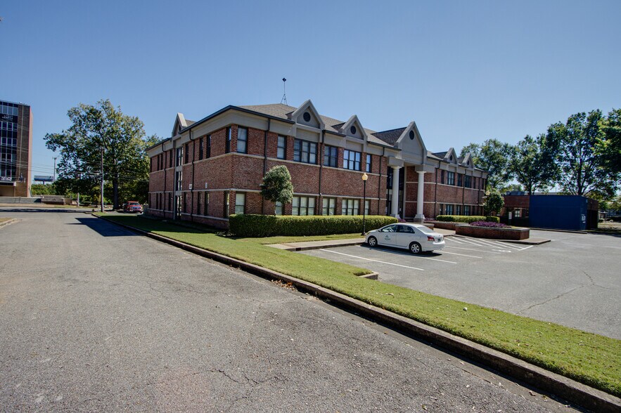More Photos Of 2693 Union Avenue Ext, Memphis Office For Lease