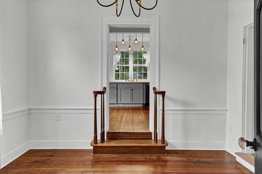 More Photos Of 12 N 5th Ave, Wilmington Office Residential For Sale