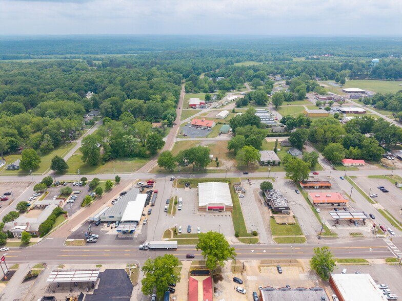 Primary Photo Of 605 W Market St, Bolivar Freestanding For Sale