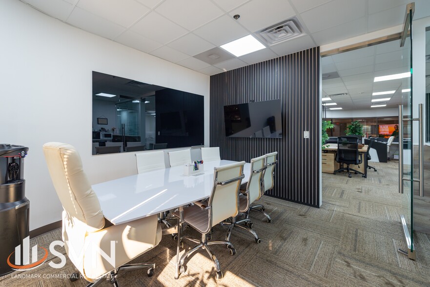 More Photos Of 1425 N McLean Blvd, Elgin Medical For Sale