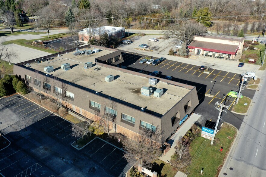 More Photos Of 430 Milwaukee Ave, Lincolnshire Storefront Retail Office For Lease